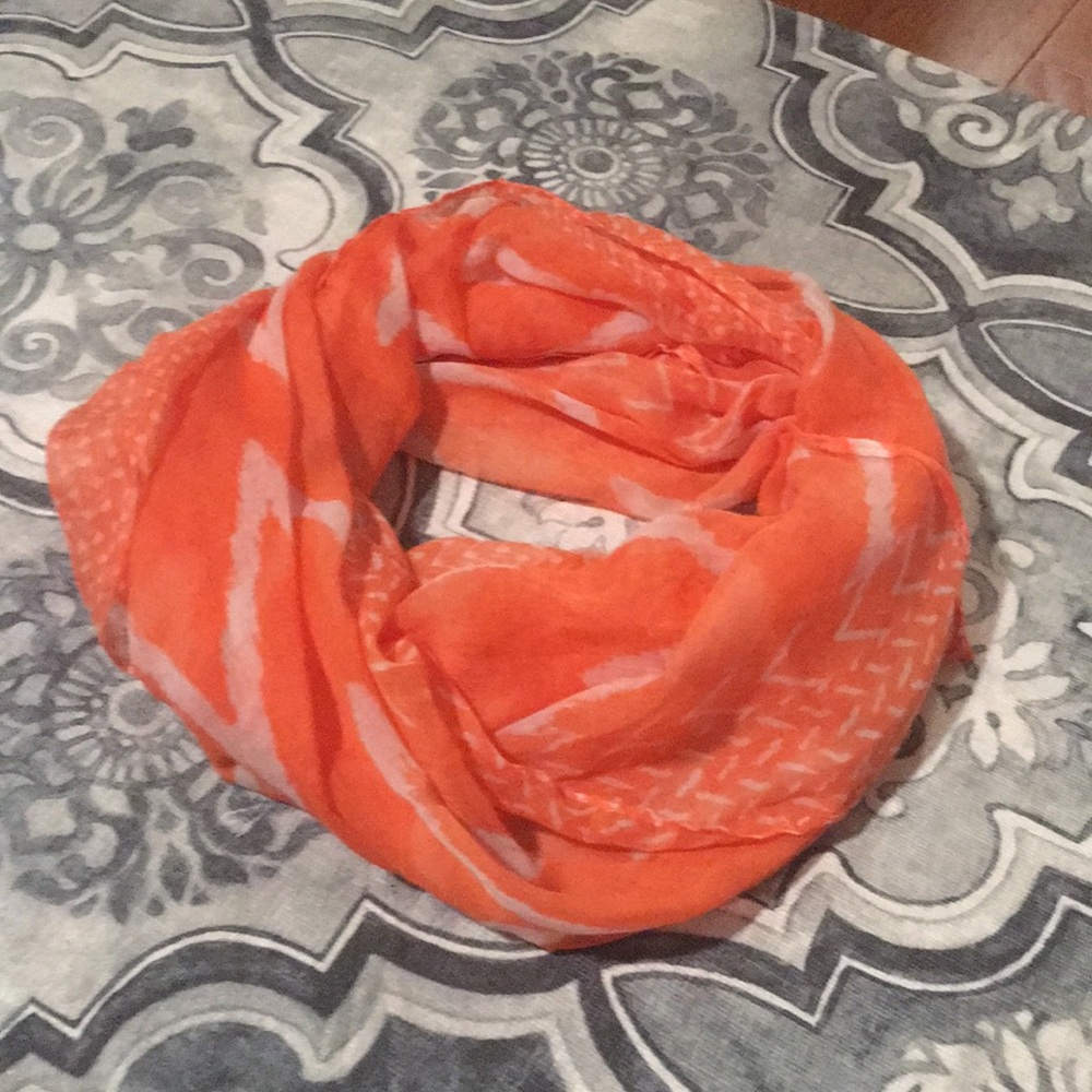 NWOT Infinity Scarf